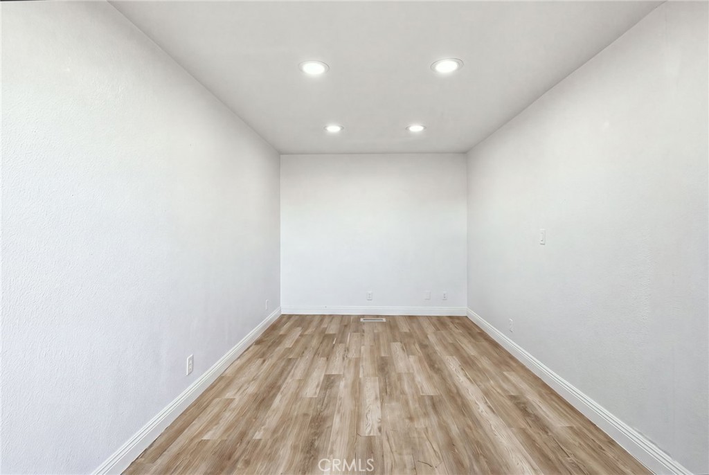 31120 Riverside Property Photo 9