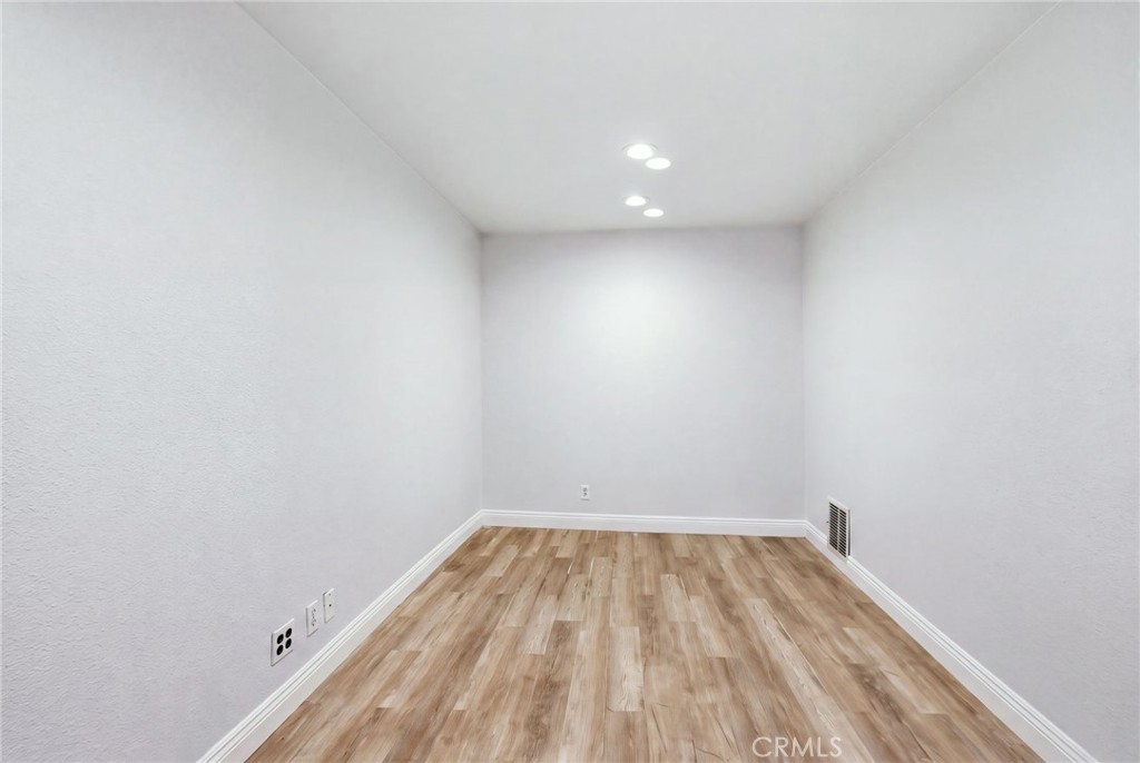 31120 Riverside Property Photo 20