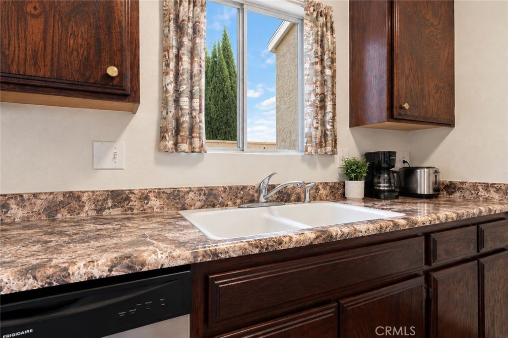 17450 Sequoia Property Photo 11