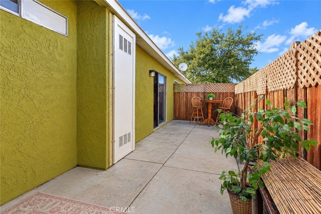 17450 Sequoia Property Photo 14