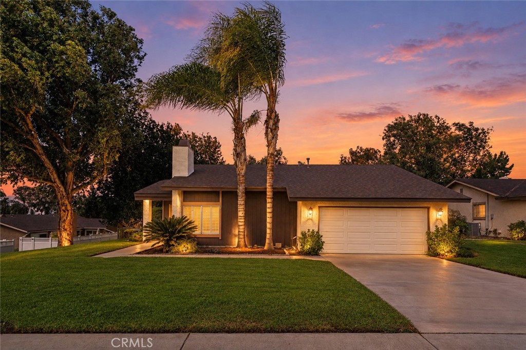 803 E Palm Avenue Property Photo 2
