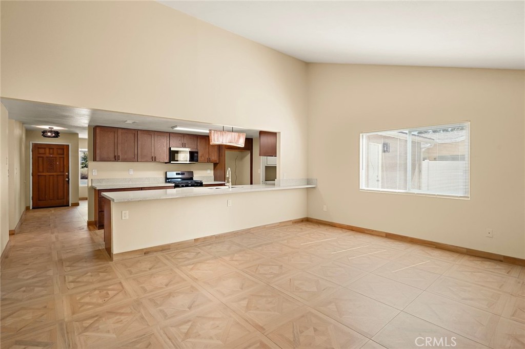 1196 Mulberry Property Photo 5