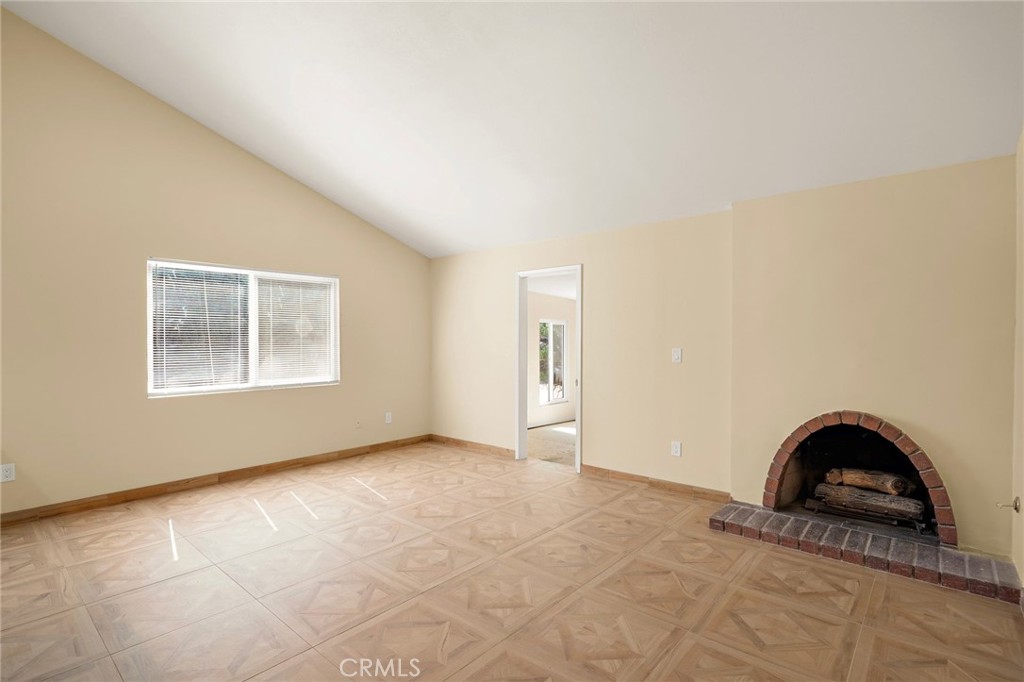 1196 Mulberry Property Photo 6