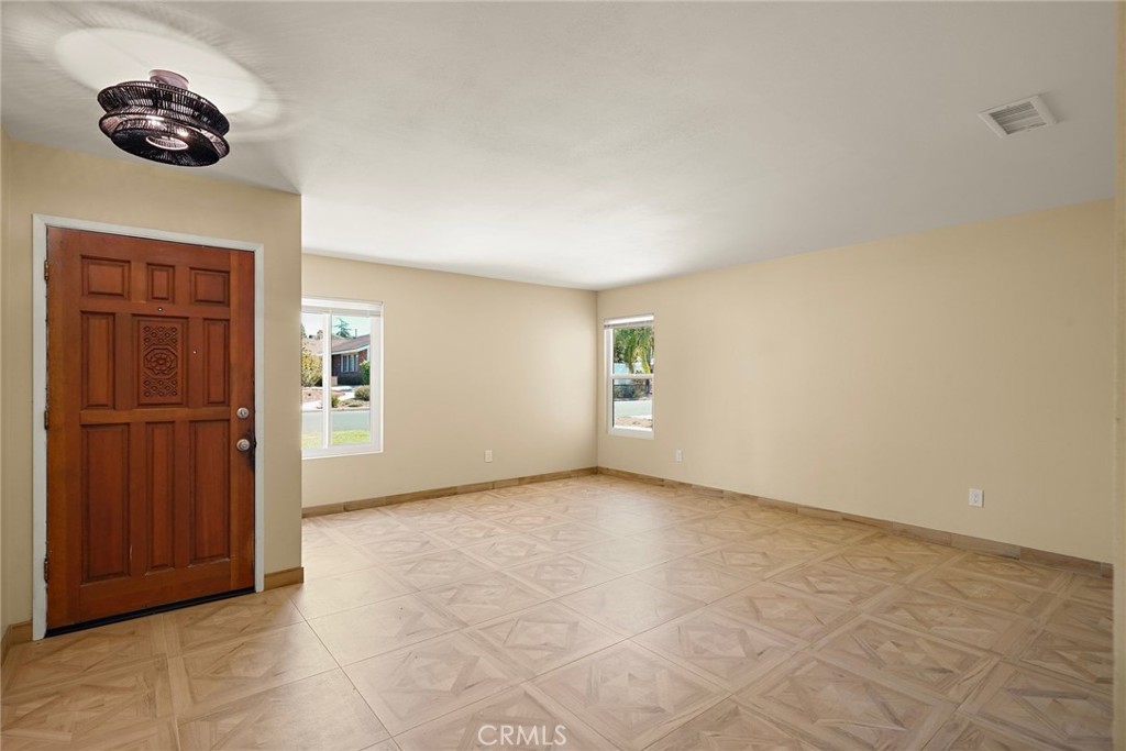 1196 Mulberry Property Photo 9