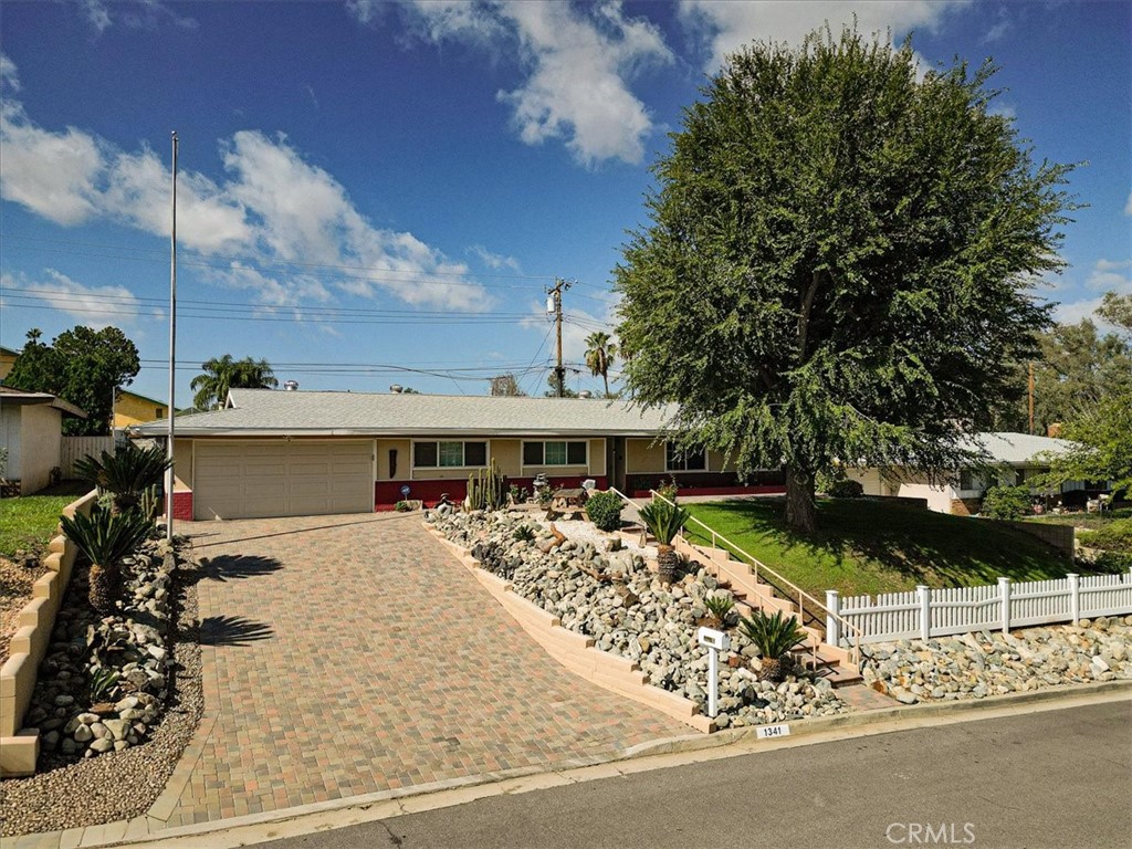 1341 San Miguel Property Photo 1