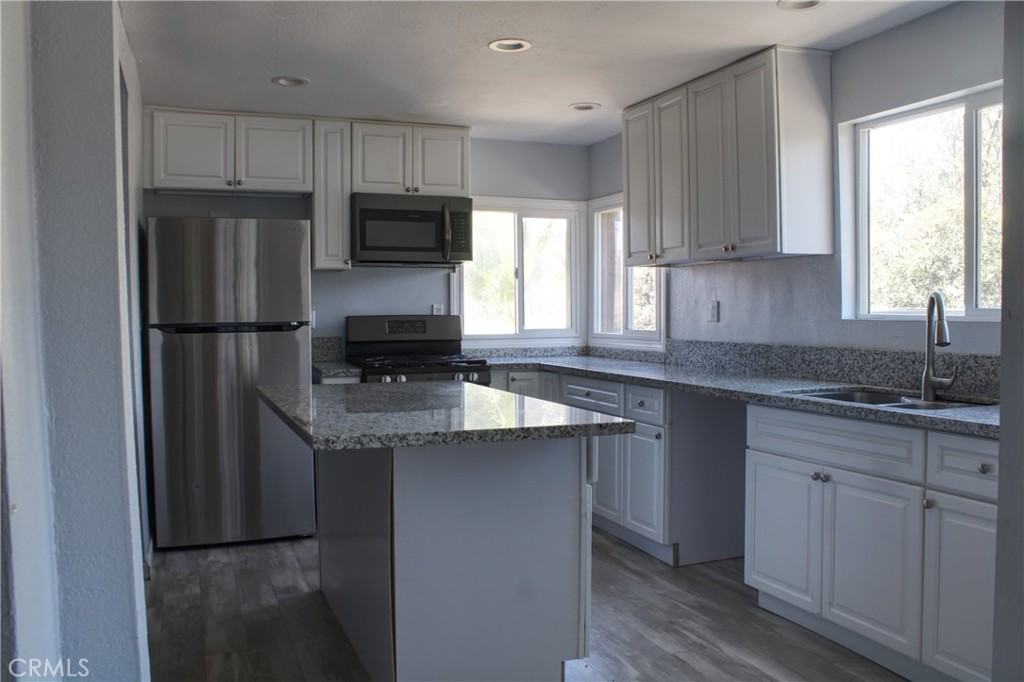 70 E Barbour Property Photo 3