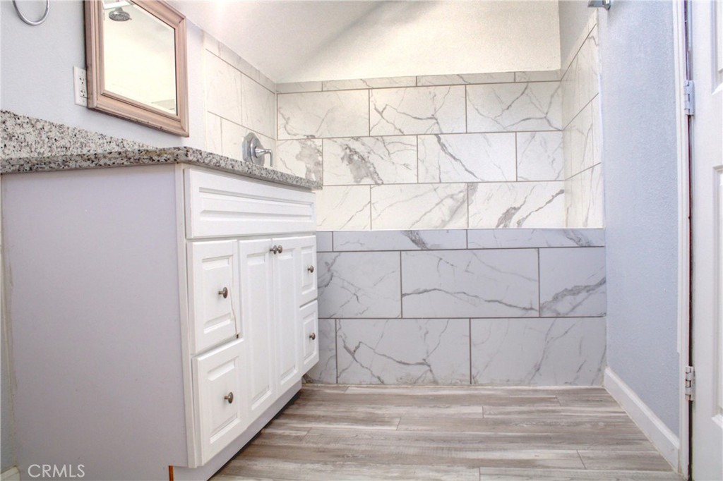 70 E Barbour Property Photo 6