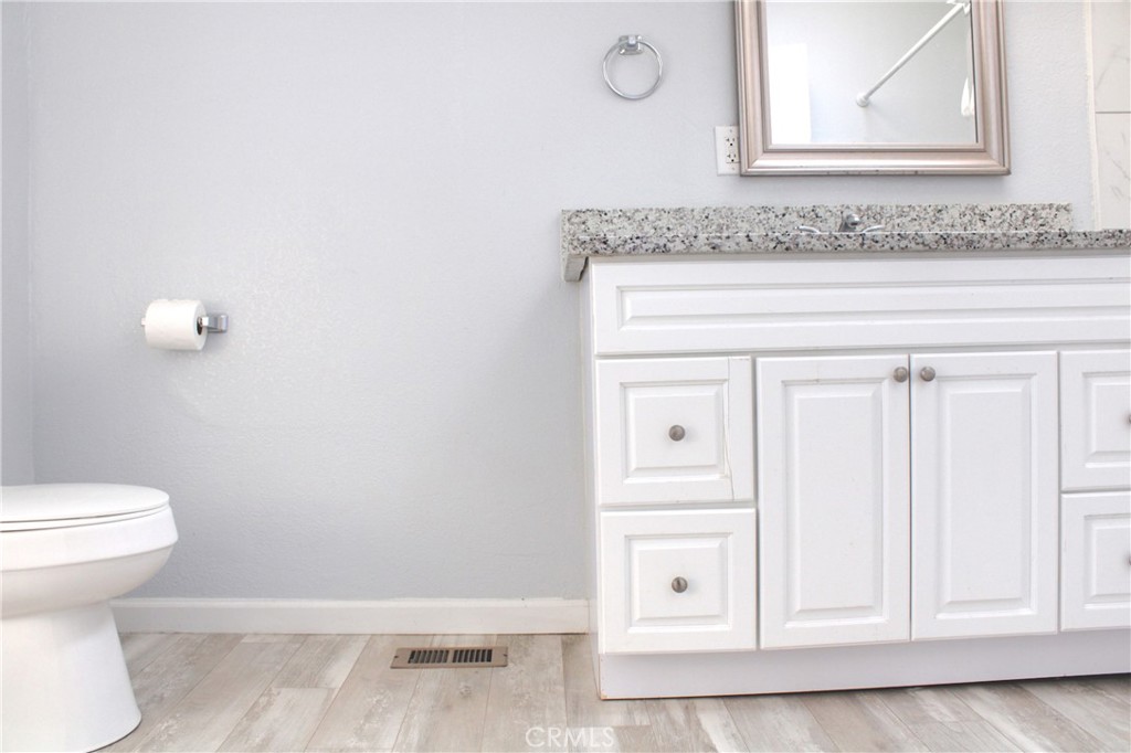 70 E Barbour Property Photo 12