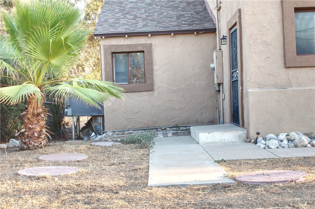 70 E Barbour Property Photo 18