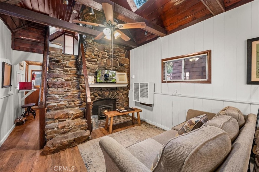 626 Elysian Property Photo 5