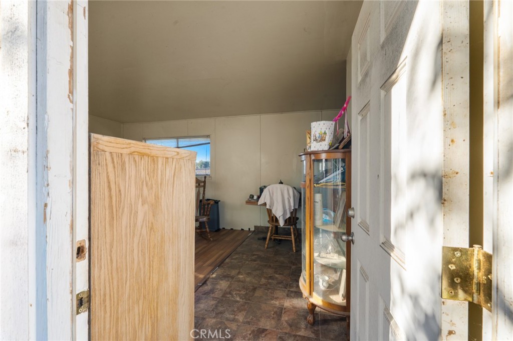 19700 Gustin Road Property Photo 10