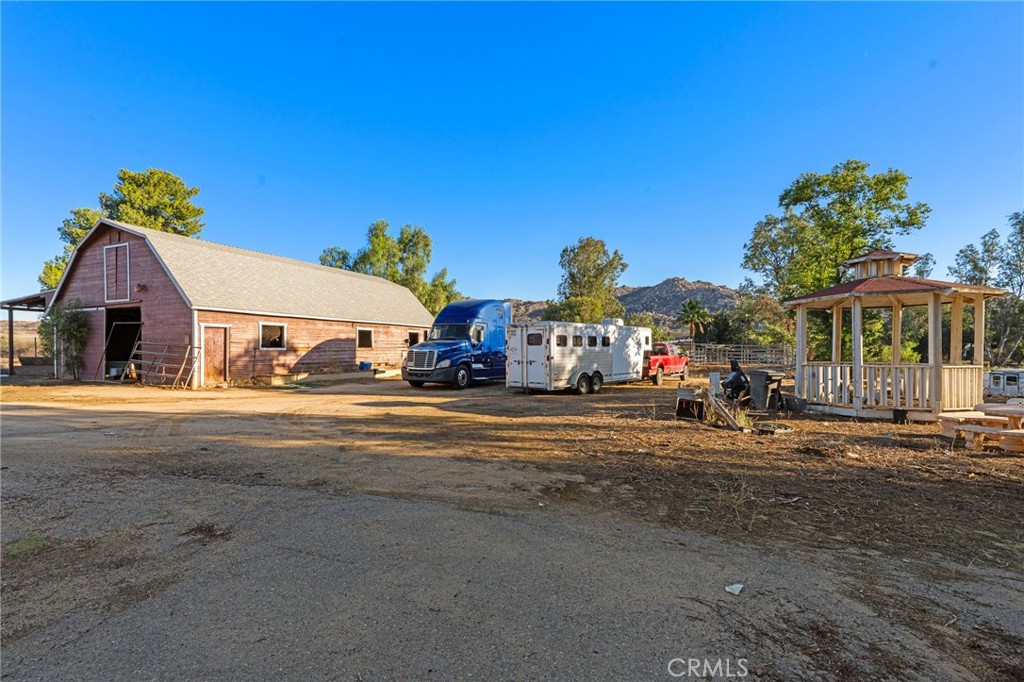 19700 Gustin Road Property Photo 20