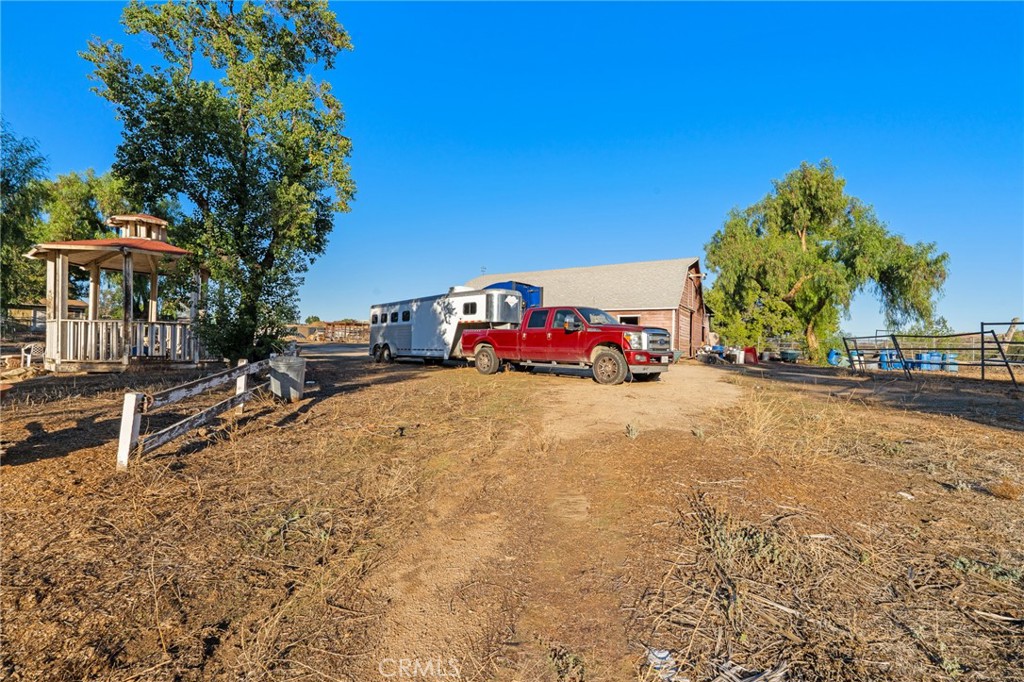 19700 Gustin Road Property Photo 31