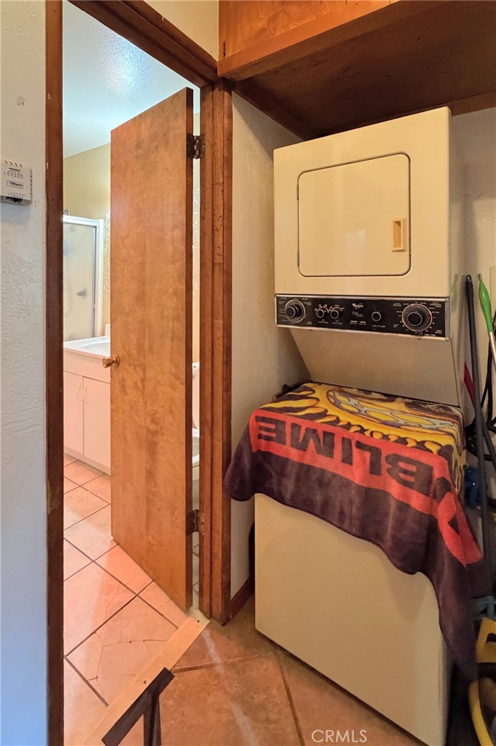 274 Kern Property Photo 8