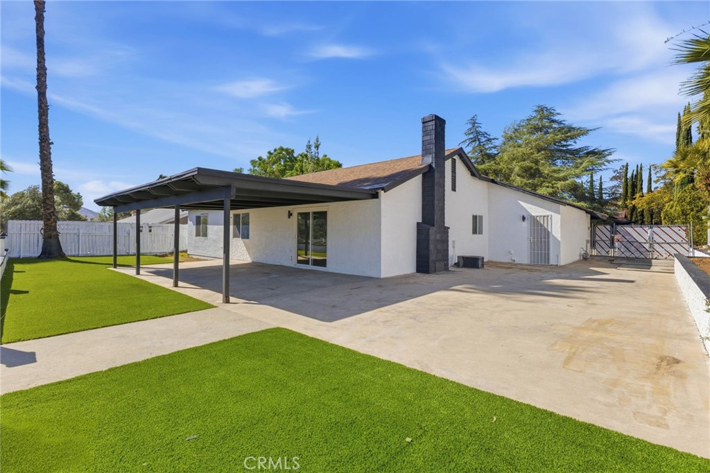 1424 Wyte Way Property Photo 3