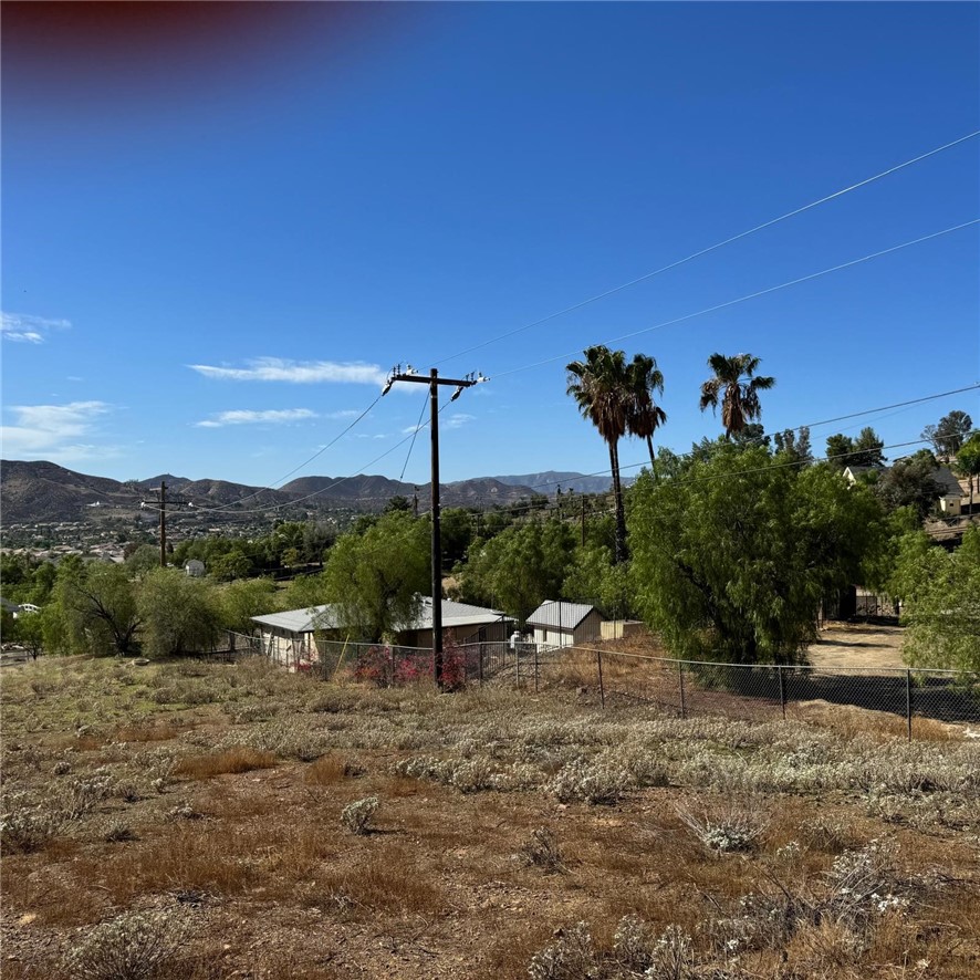 24460 Conejo Drive Property Photo 3