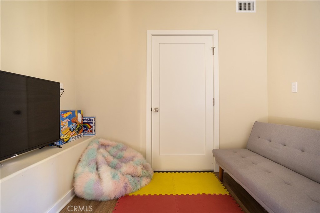 517 Brentwood Property Photo 20