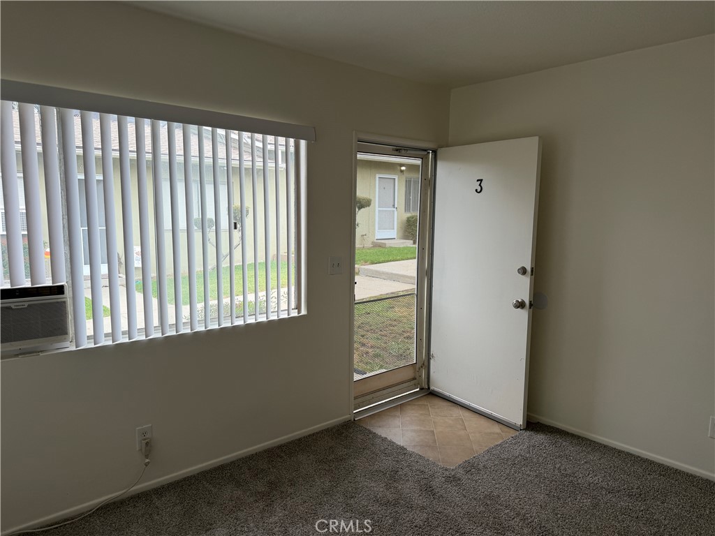 213 W 4th Street 3 Property Photo 2