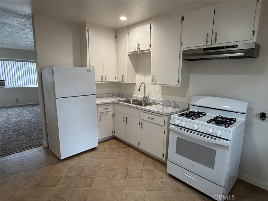 213 W 4th Street 3 Property Photo 6