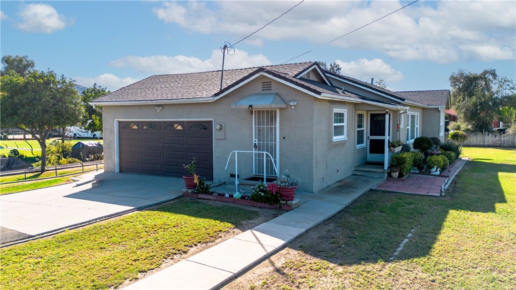 18173 Slover Property Photo 1