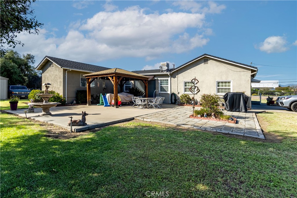 18173 Slover Property Photo 2