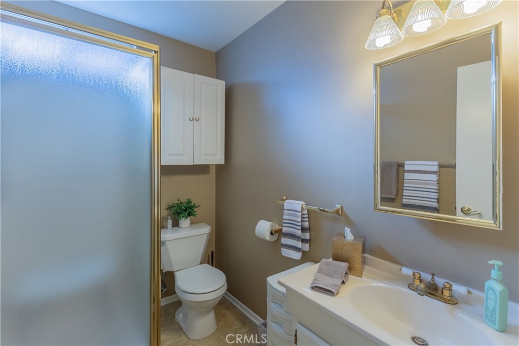 18173 Slover Property Photo 14