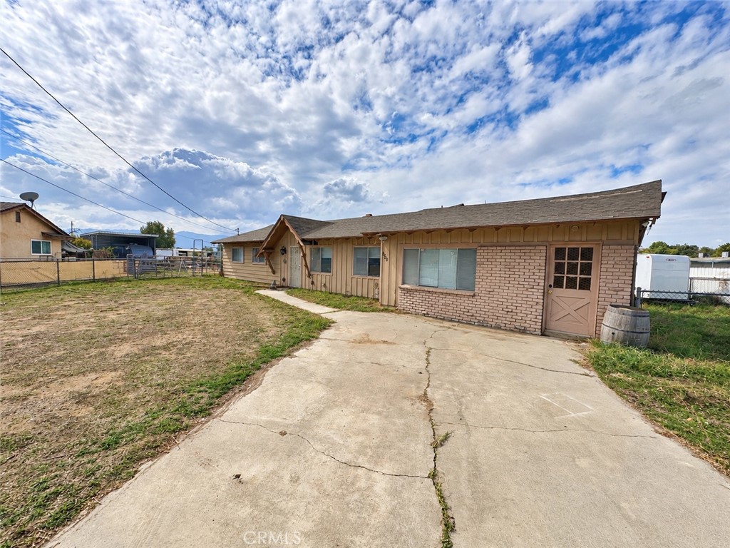 950 Kingman Property Photo 3