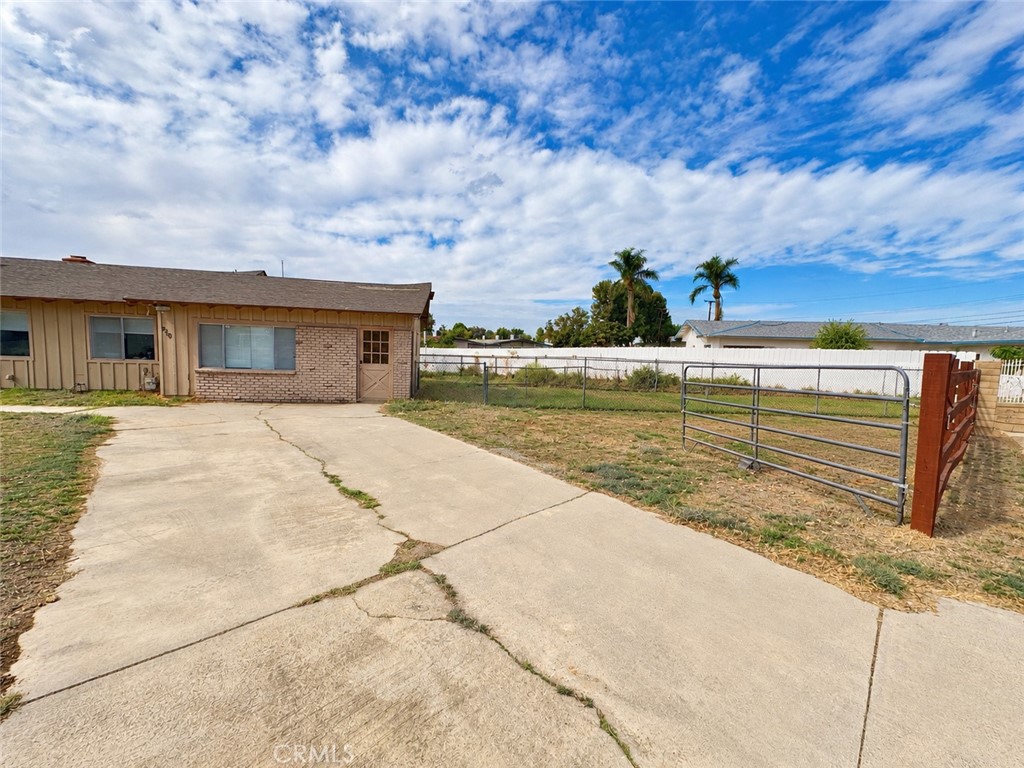 950 Kingman Property Photo 4