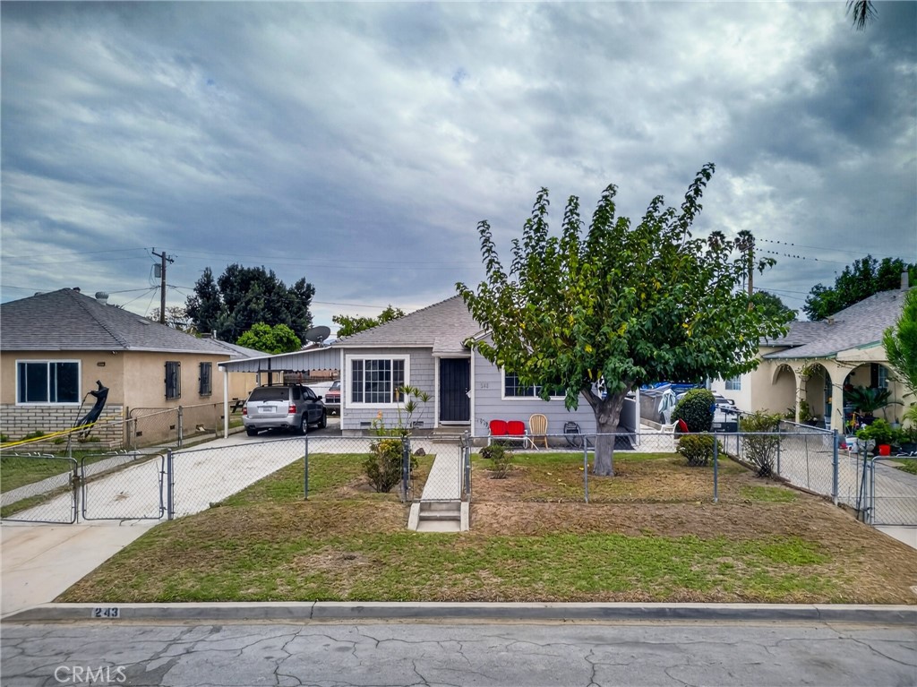 243 E Olive St Property Photo 4