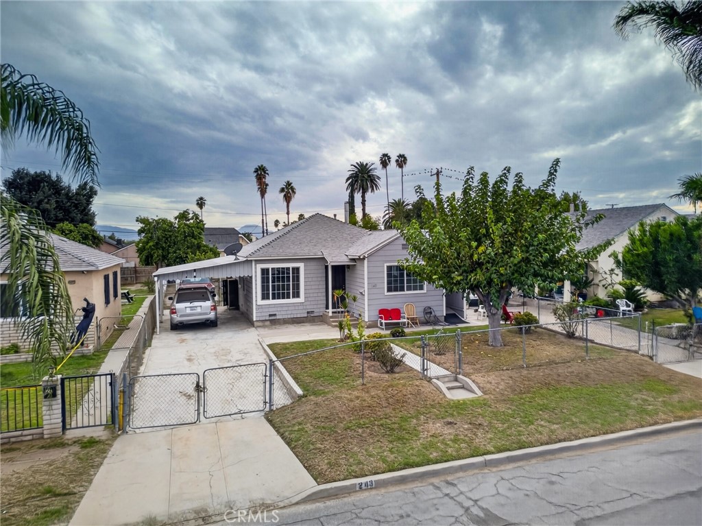 243 E Olive St Property Photo 6