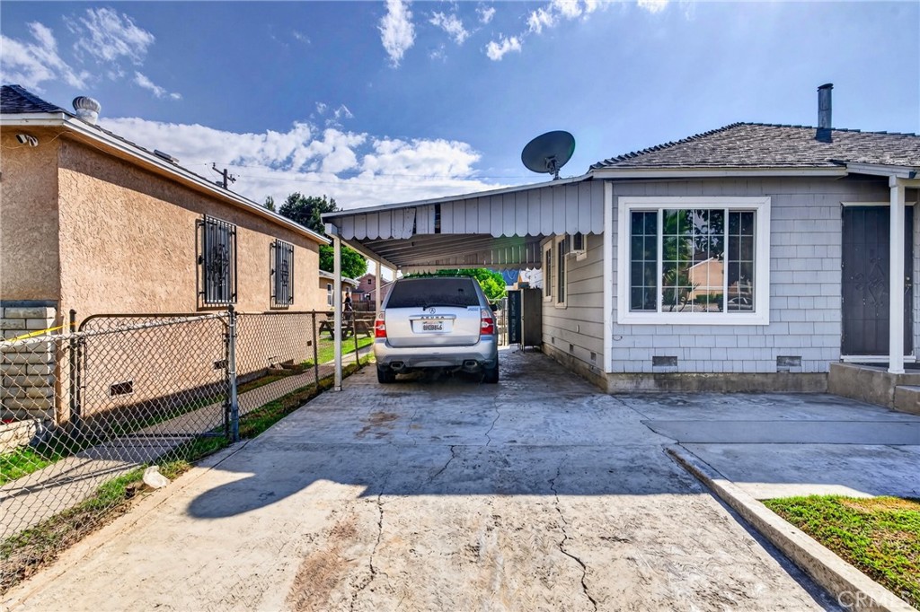 243 E Olive St Property Photo 15