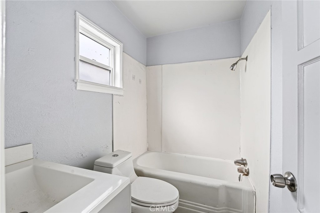 243 E Olive St Property Photo 41