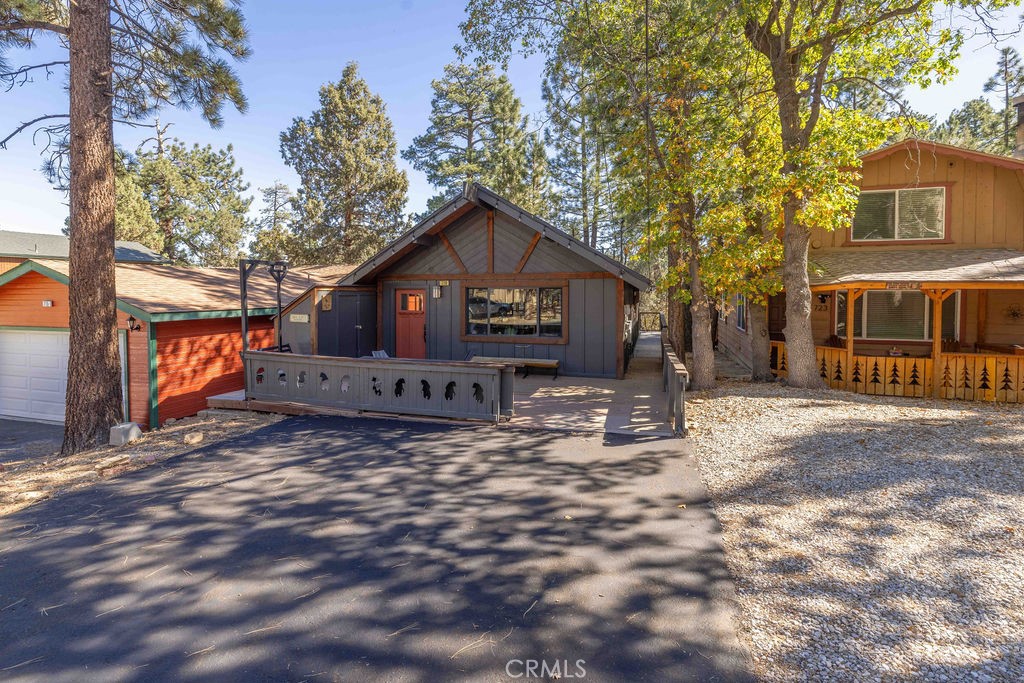 719 Pine Property Photo 2