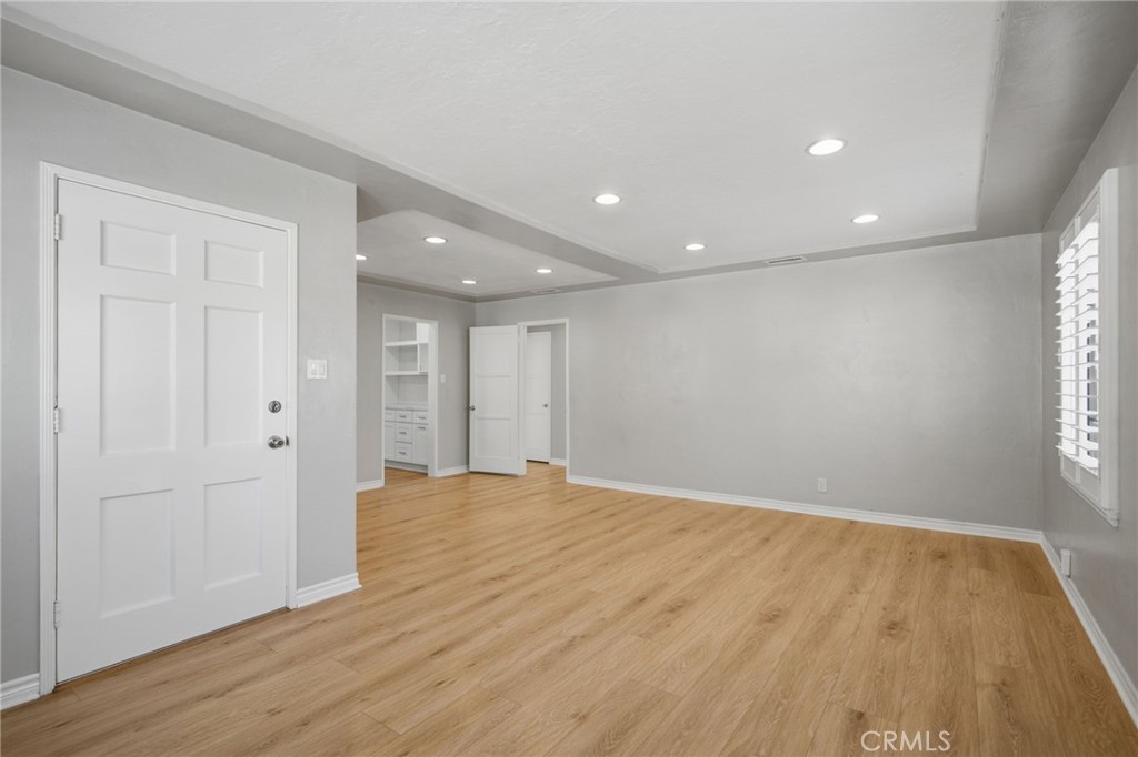 4644 Marmian Property Photo 3