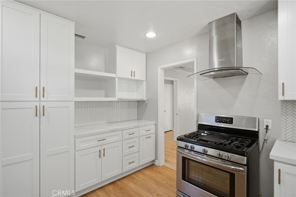 4644 Marmian Property Photo 10