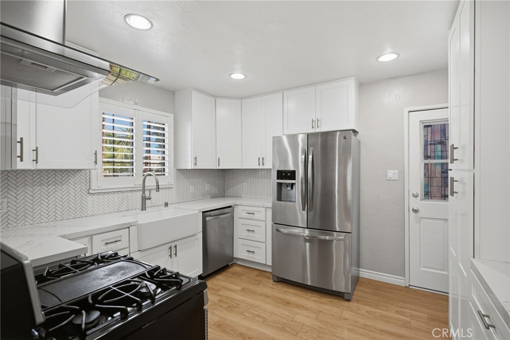 4644 Marmian Property Photo 12