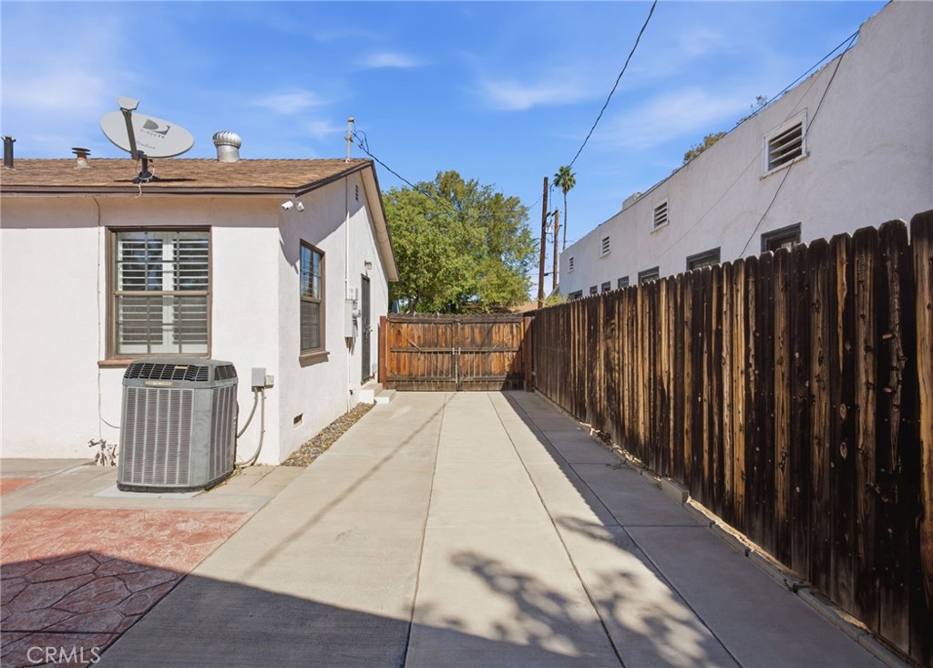 4644 Marmian Property Photo 19