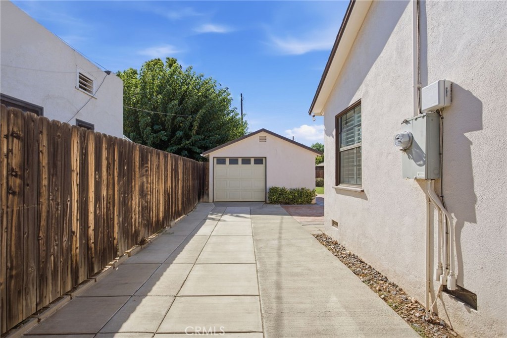 4644 Marmian Property Photo 22