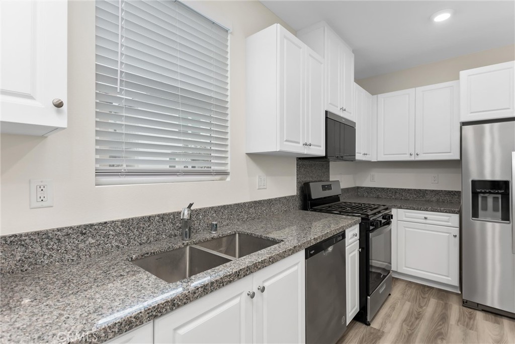 10281 Trickle Lane Property Photo 6