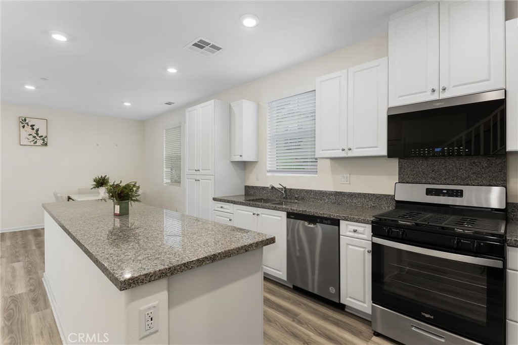 10281 Trickle Lane Property Photo 8