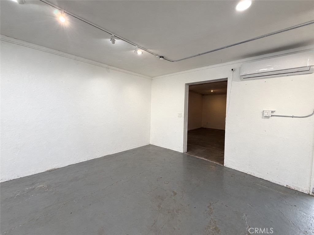 56131 29 Palms Highway Property Photo 4