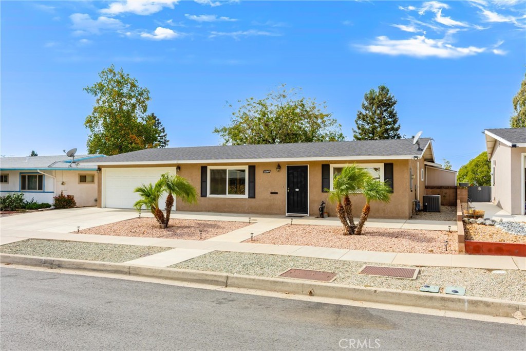 11844 4th Property Photo 2