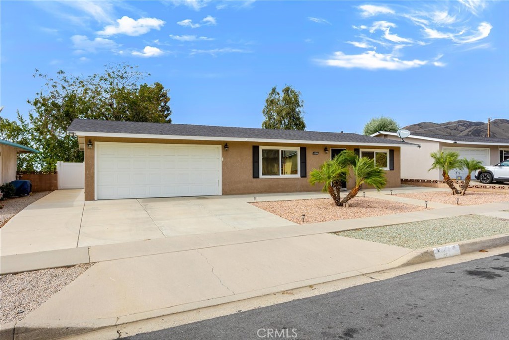 11844 4th Property Photo 4