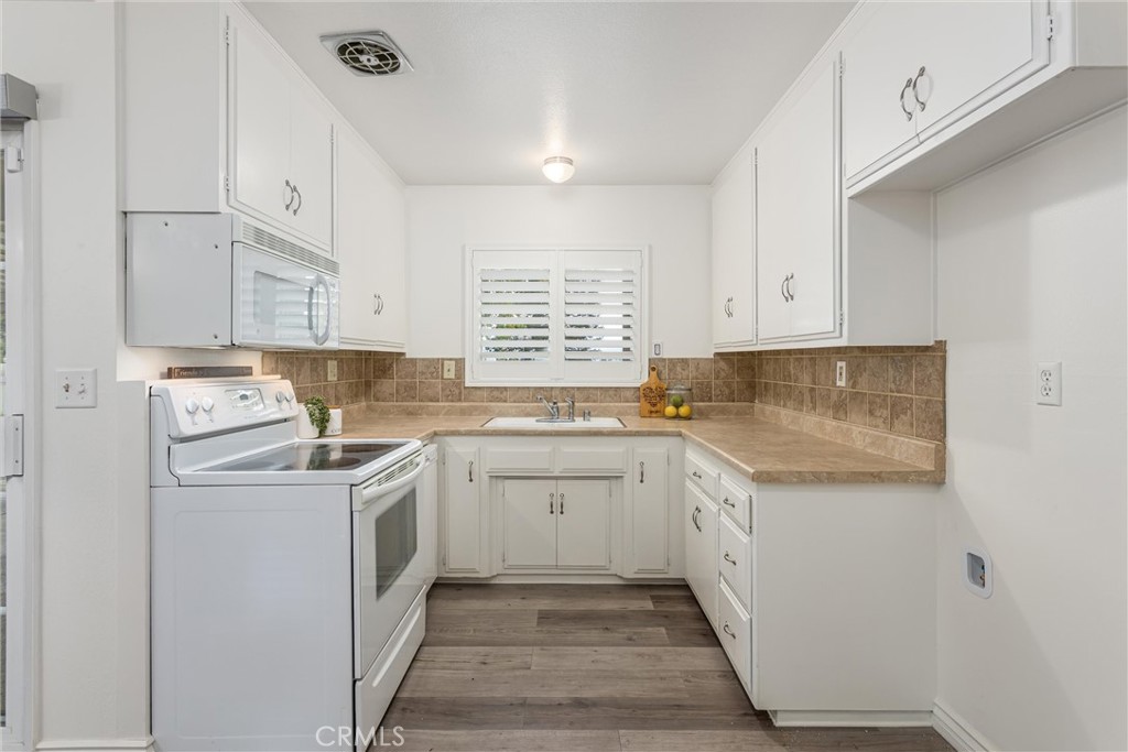 11844 4th Property Photo 10