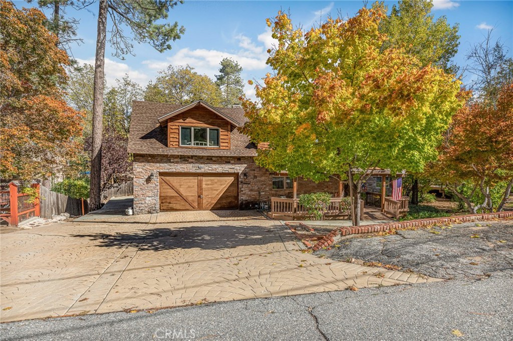 1063 Beaver Lane Property Photo 2