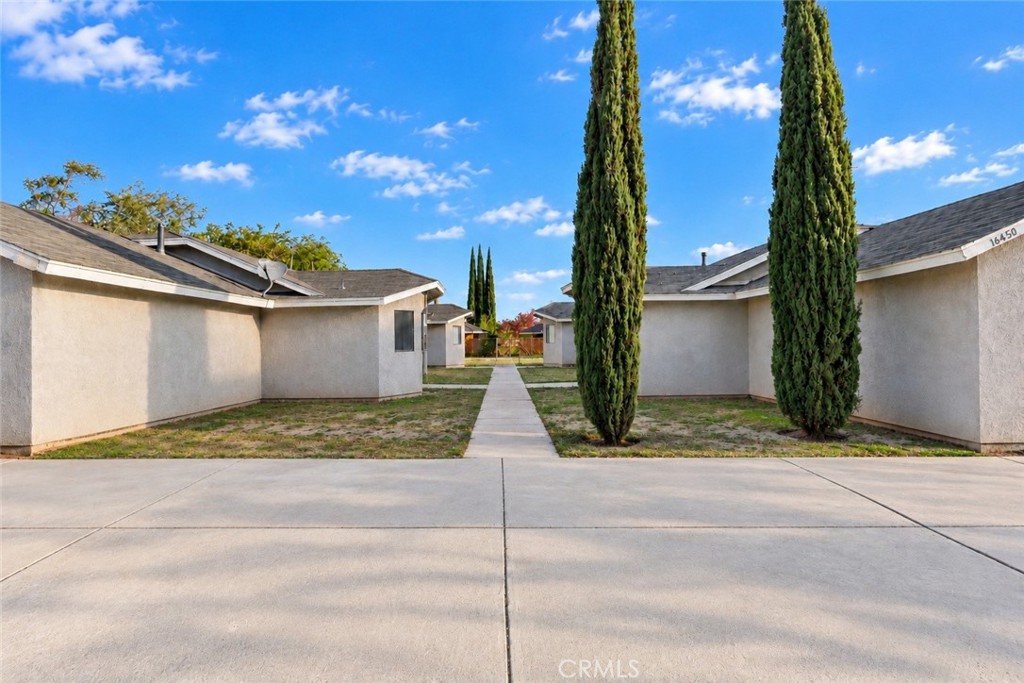 16450 Juniper Property Photo 2