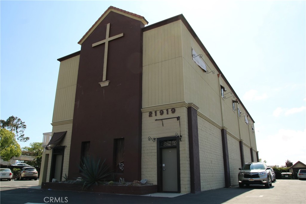 21919 Figueroa Street Property Photo