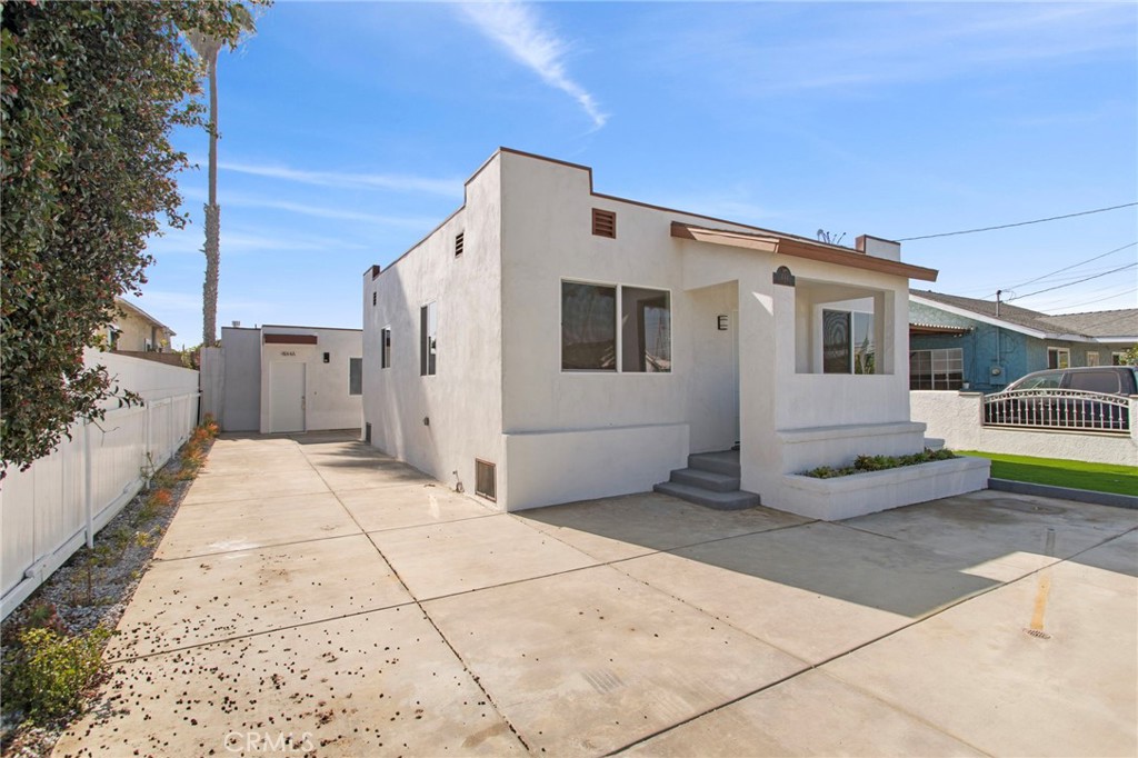 4144 Lennox Boulevard Property Photo 2