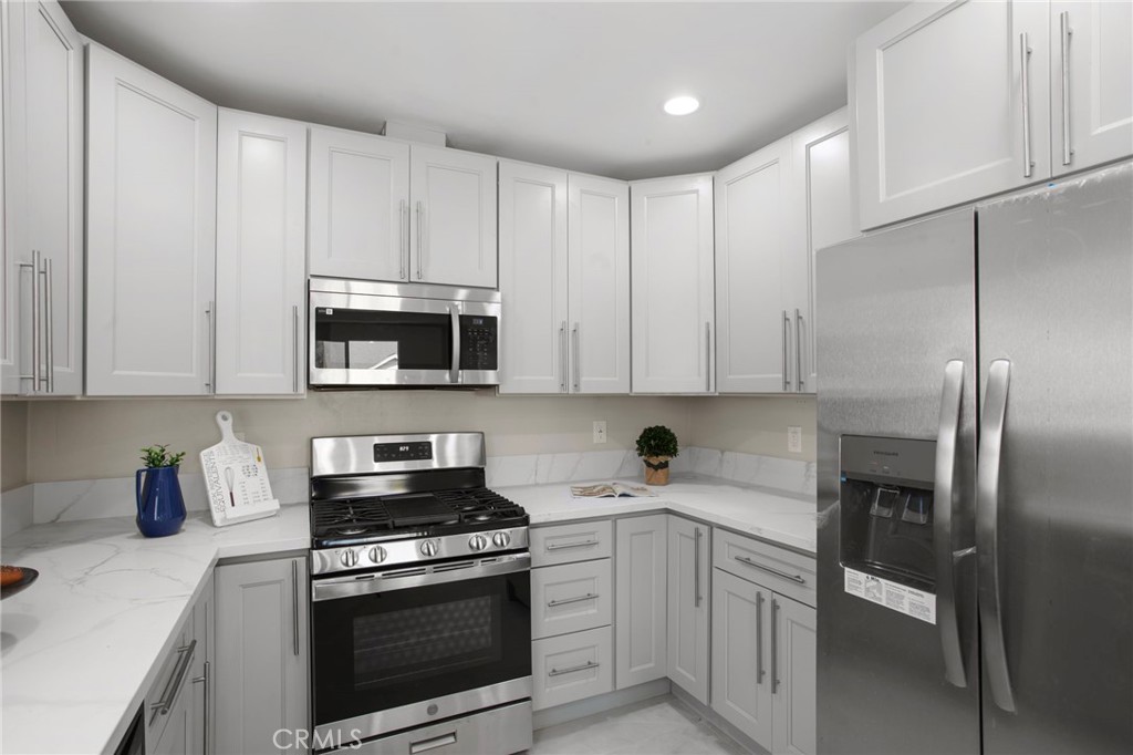 4144 Lennox Boulevard Property Photo 10