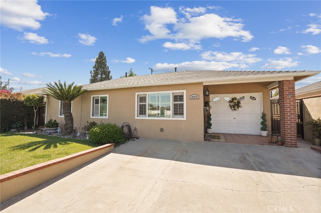 18819 Bonham Avenue Property Photo 1